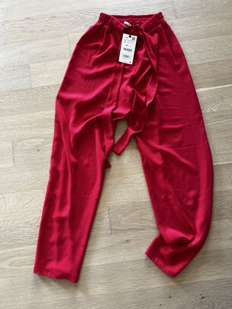 Zara Sommerhose, Gr. S, neu mit Etikett, rot