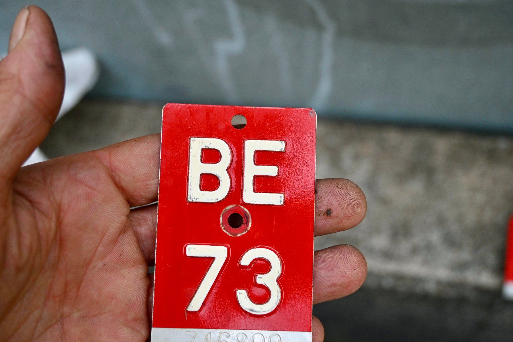 Insegne: Velonummer BE 73 von 1973 BERN – Usato da Pfaffhausen venduto da mono_rec 2