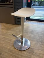2 Barhocker weiss verstellbar Chromfuss guter Zustand