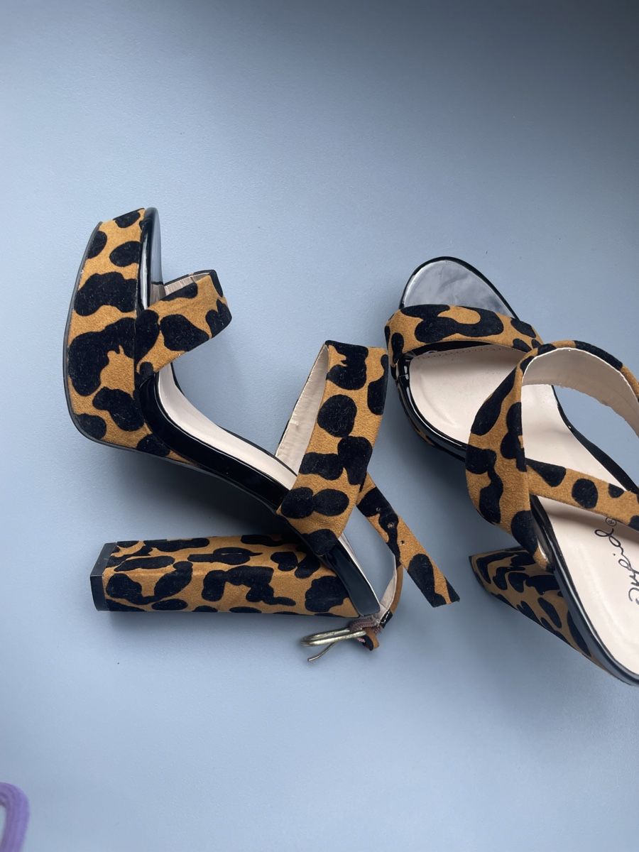 Scarpe da donna: Leoparden Sandale / Heels – Usato da Zürich venduto da Anushka86