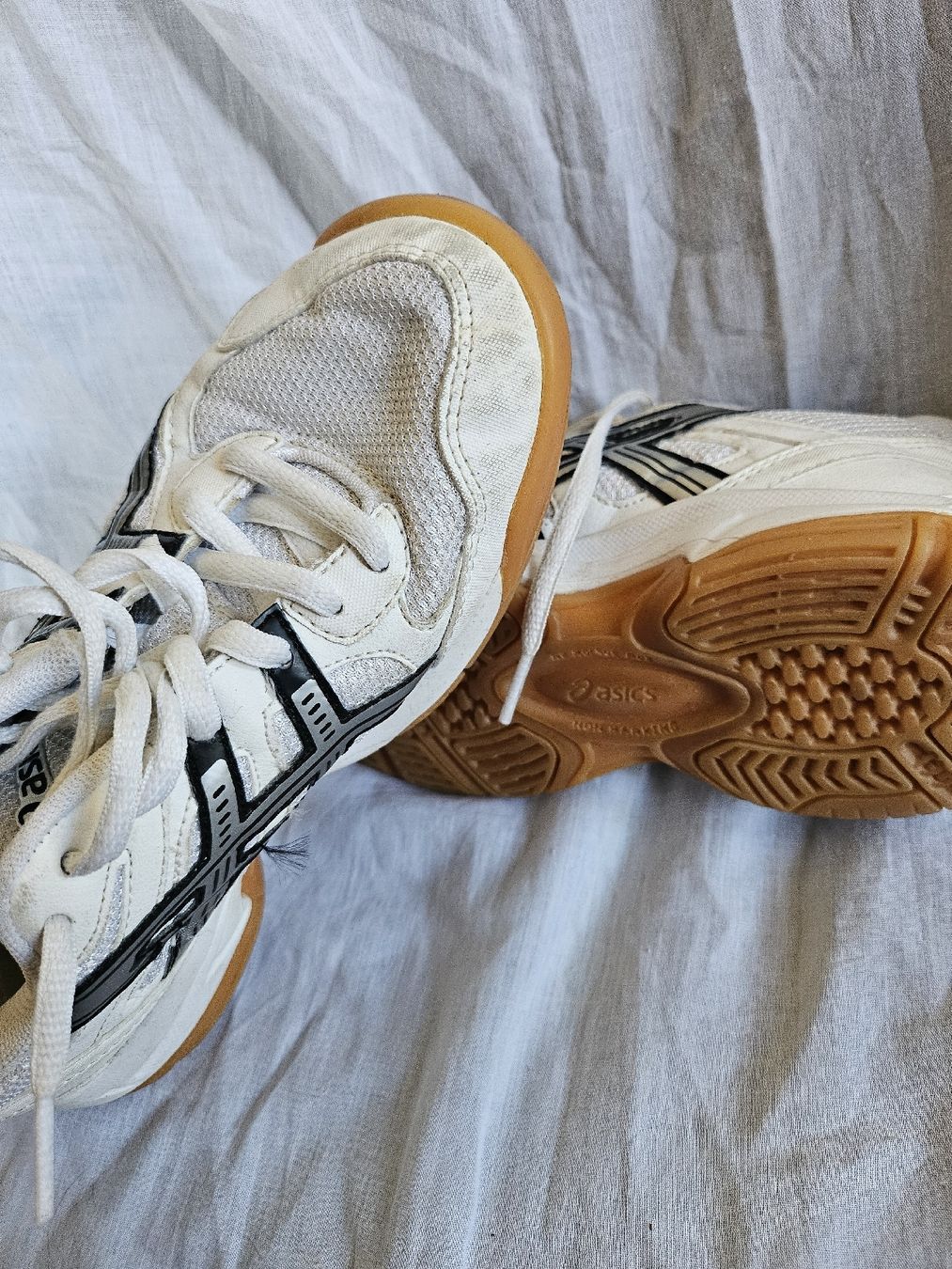 Schuhe für Jungen: Chaussures de sport Asics pointure 35 – Gebraucht aus La Joux FR von car_ck96 4