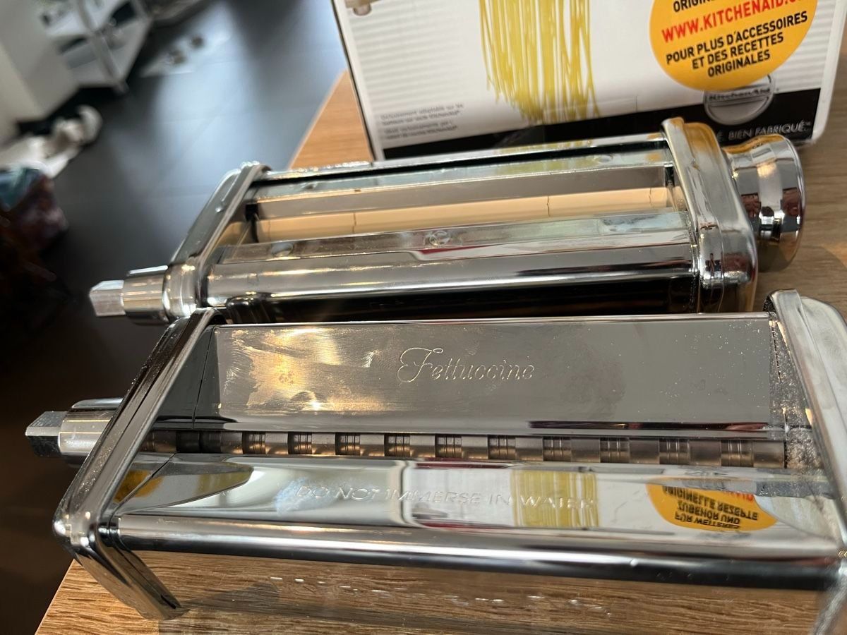 Kitchenaid Elettrodomestici da cucina: KitchenAid Pastaaufsatz, Nudelblattroller, Schneider – Usato da Zürich venduto da _Uepa 2