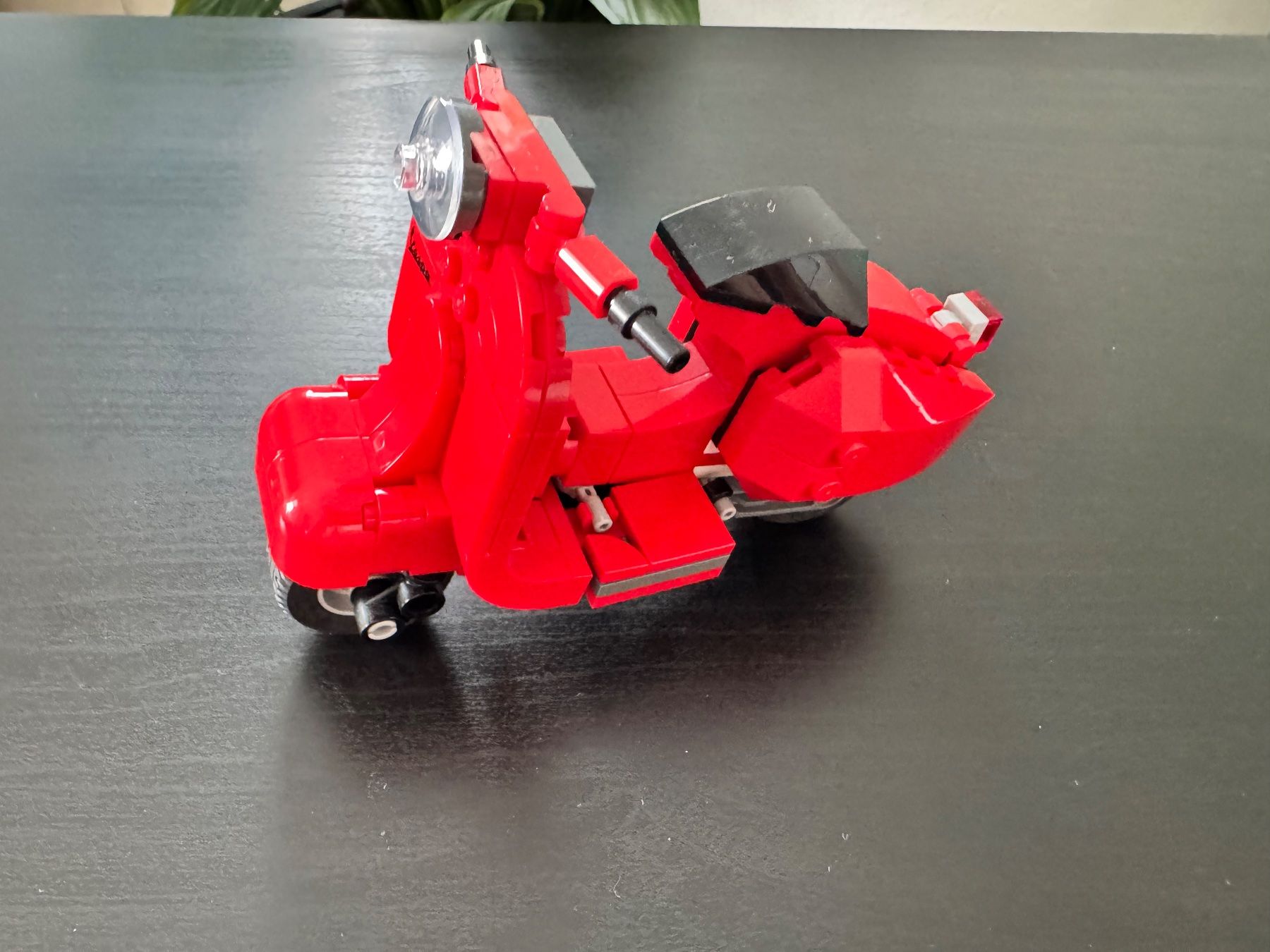 Lego Spielzeuge: Lego Vespa rot – Gebraucht aus Löhningen von santafe06