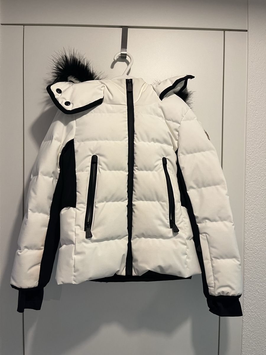 Skis: Moncler ski  jacket – D'occasion à Langnau am Albis par adi_jqs8
