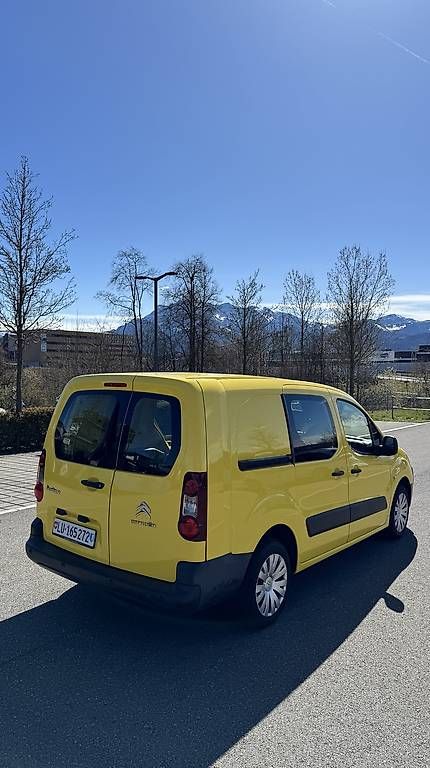 Véhicules utilitaires: Citroen Berlingo 1.6HDI Automat – D'occasion à Stans par Lumi216 1
