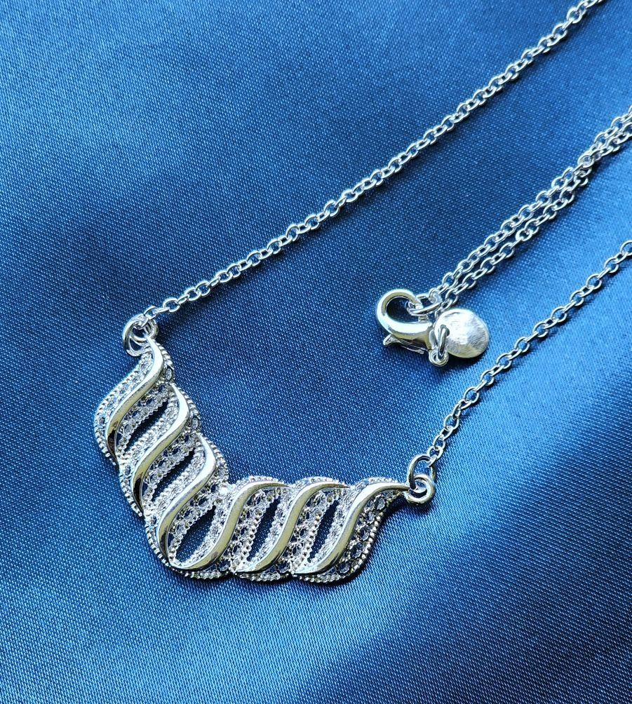 Ciondoli: Eleganter Anhänger mit Kette, 925 versilbert – Nuovo (secondo la descrizione) da Grenchen venduto da maretop