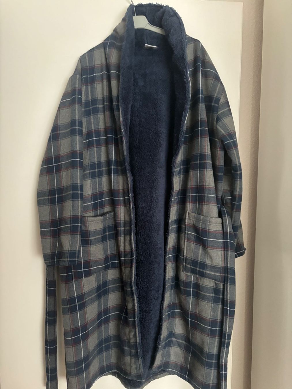 Mäntel: Hausmantel  warm Gr. XL – Gebraucht aus Wallisellen von ASZT
