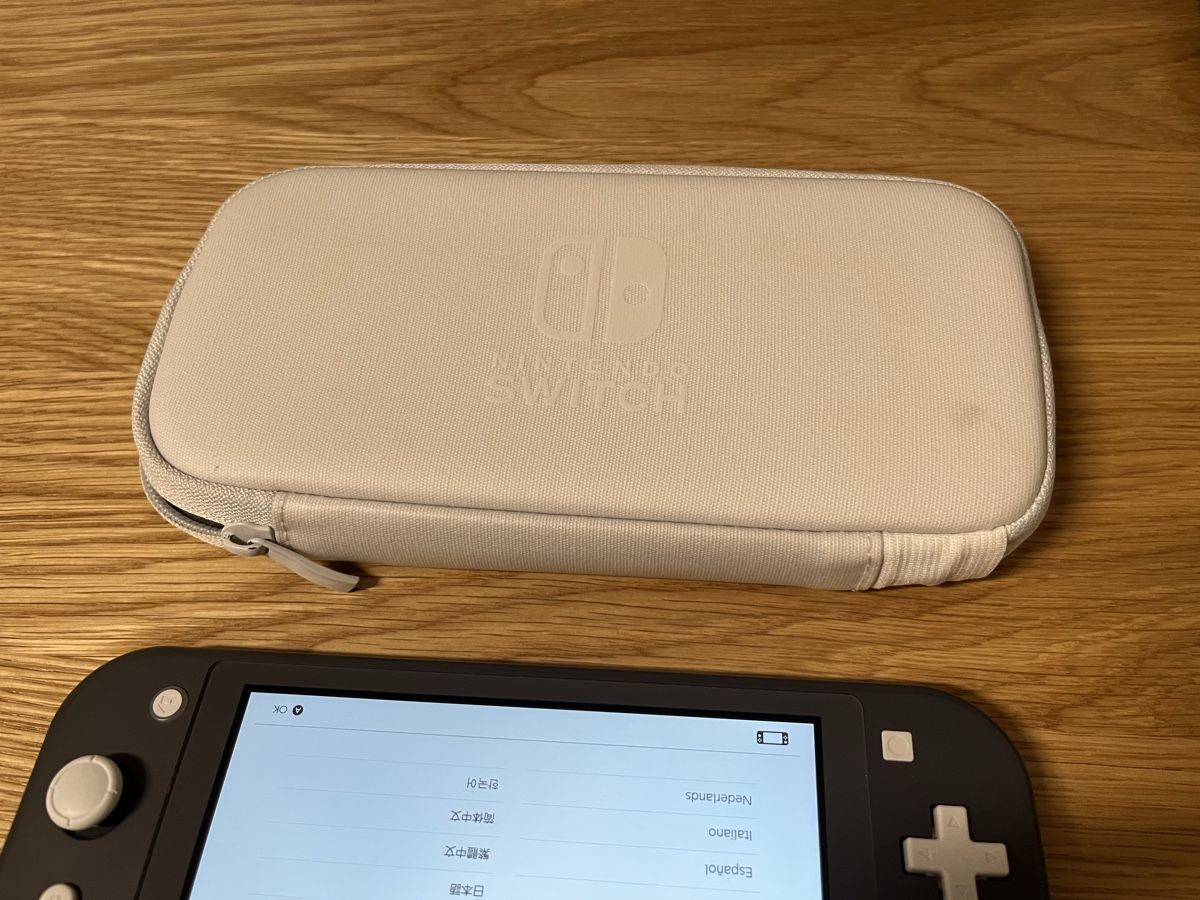 Nintendo Console: Nintendo Switch Lite Grau mit Etui Case – Usato da Olten venduto da T.Frei 4