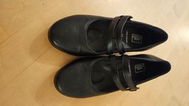 Schwarze Schuhe mit 3cm Absatz Grösse 5 (37.5-38)