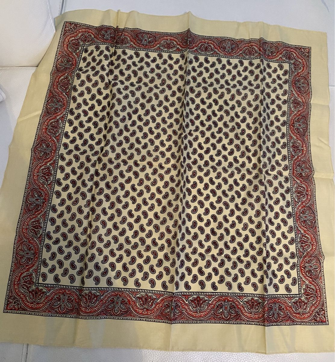 Foulard & Sciarpe: Foulard aus Baumwolle 🌸 – Usato da Opfikon venduto da Luis144