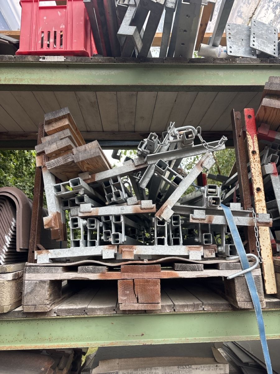 Gerüste: Ziegelböcke – Gebraucht aus Turbenthal von inf_77rq