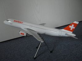 Airbus Swiss A320-200  1:100