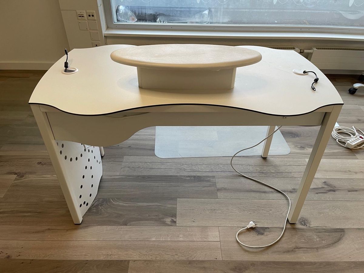 Tische: Nailtisch Jenny Swiss – Gebraucht aus Spreitenbach von jml57 2