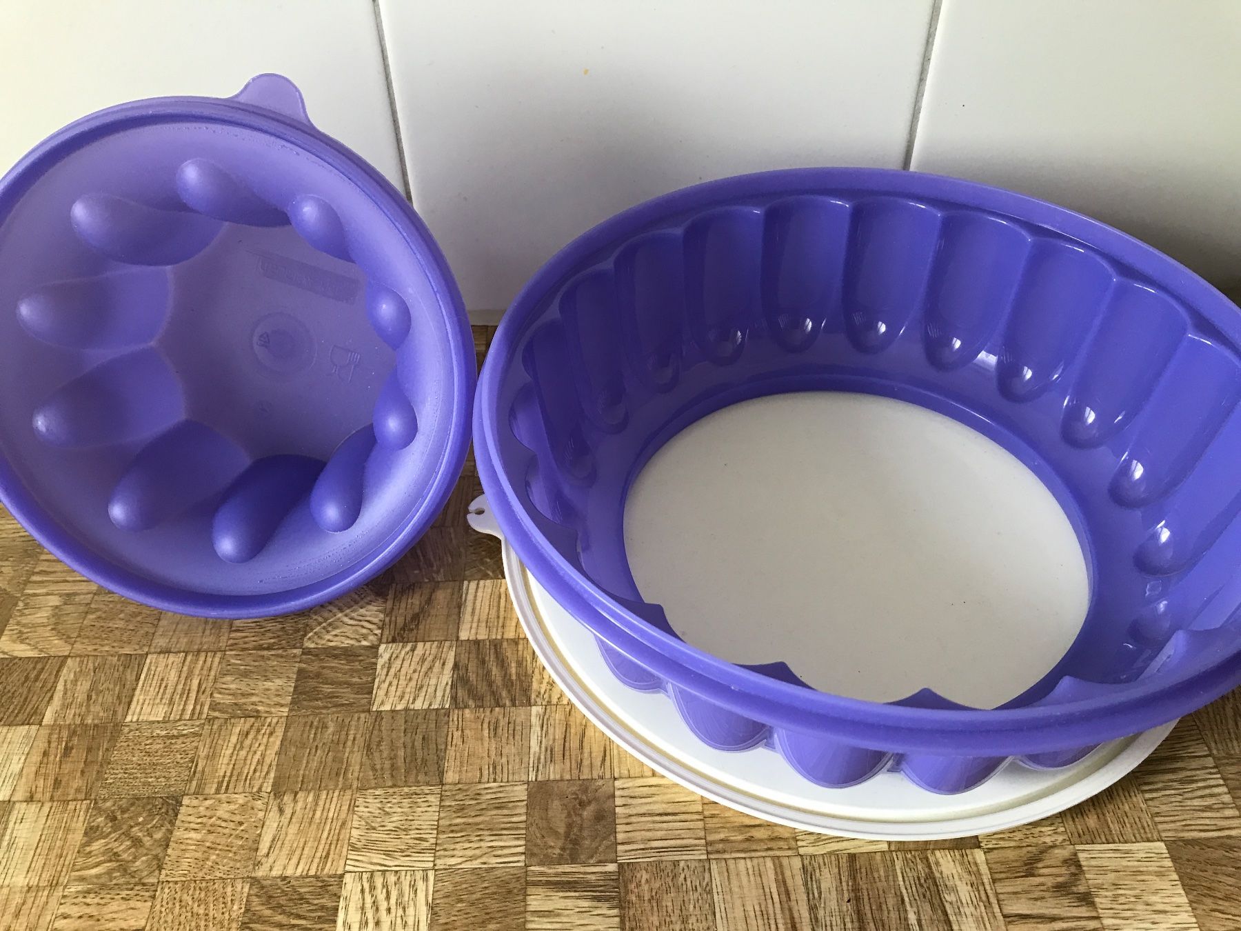 Tupperware Behälter & Ähnliches: Grosse Puddingform – Gebraucht aus Birmensdorf ZH von Hilhan 3