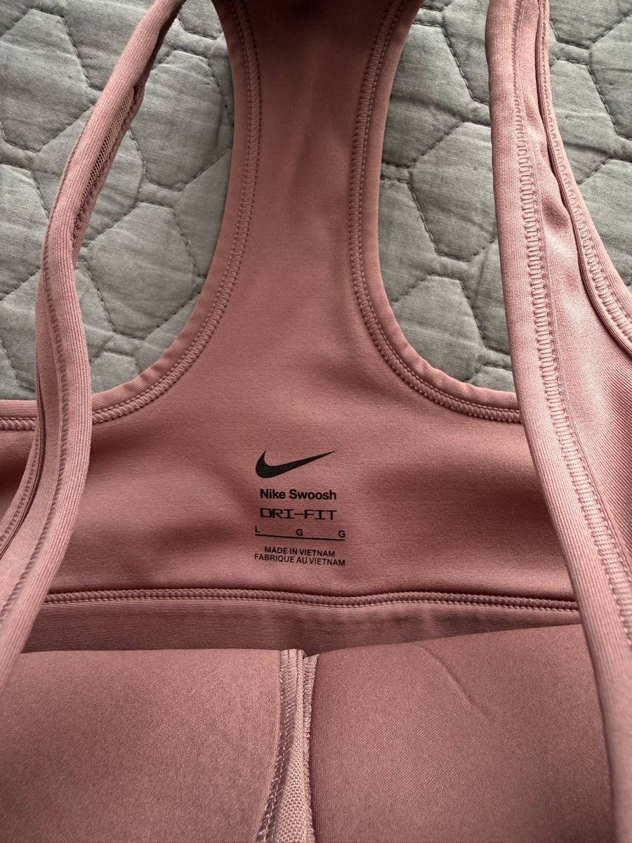 Nike Top: 2 Nike Sport BHs – Usato da Dübendorf venduto da MariaS. 3