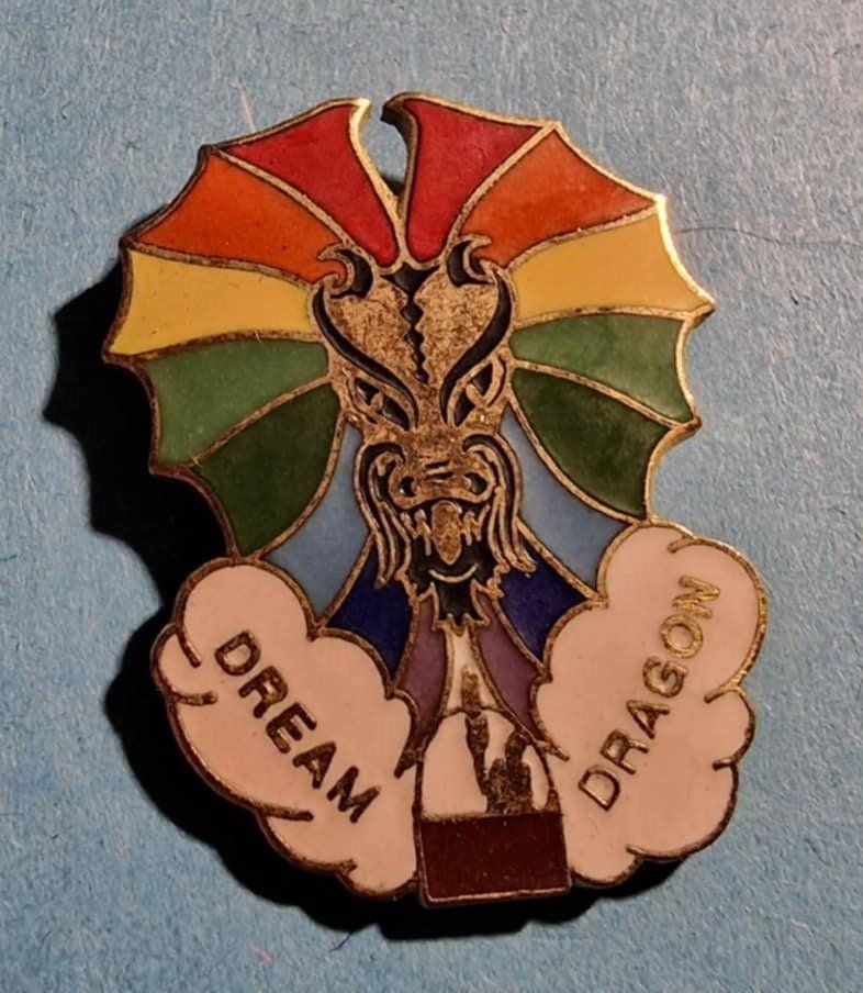 Plaketten & Abzeichen: Ballon Pin Dream Dragon – Gebraucht aus Härkingen von specialshapes