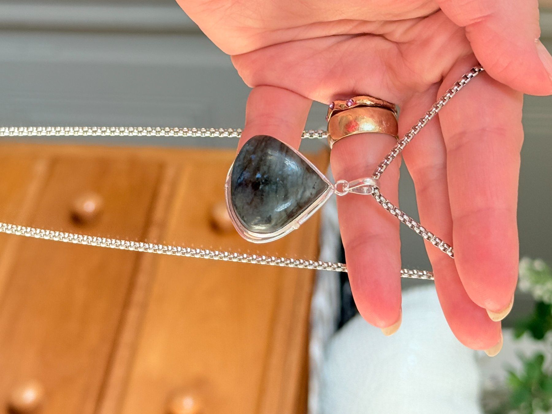 Ketten: Collier Labradorite naturelle – Neu und originalverpackt aus Genève von AGBERG 6