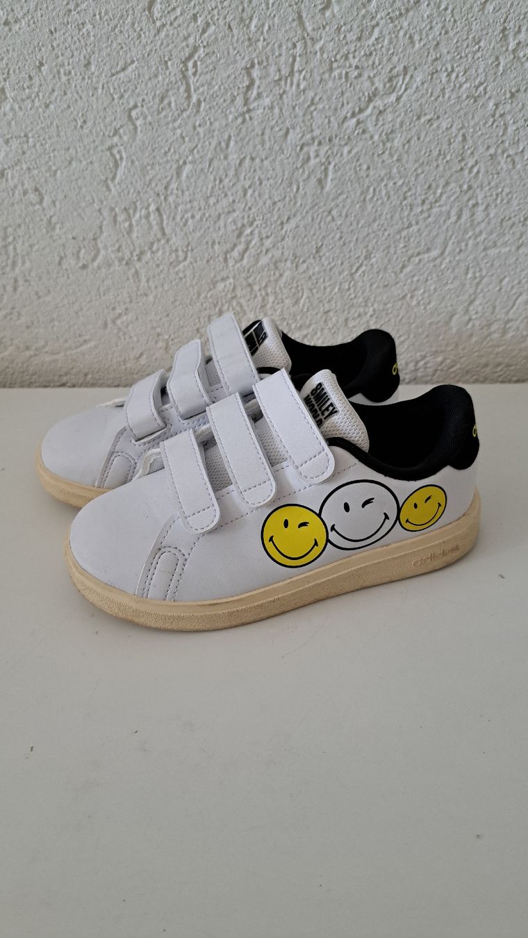 Adidas Schuhe für Jungen: Adidas Sneakers White Smiley World Size 30 – Gebraucht aus Thun von tan_2kvt