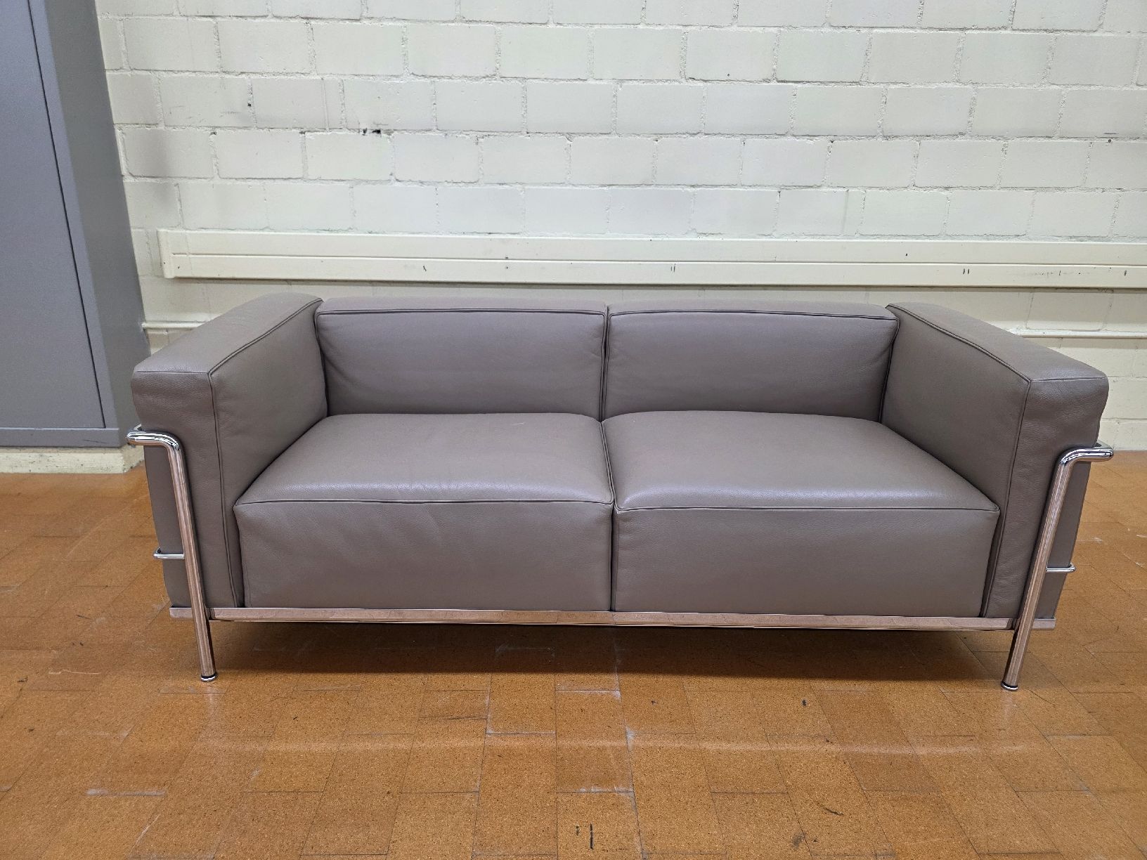 Cassina Divani: Original Cassina LC3 Sofa Le Corbusier Leder – Usato da Lichtensteig venduto da Polsterwerk 2