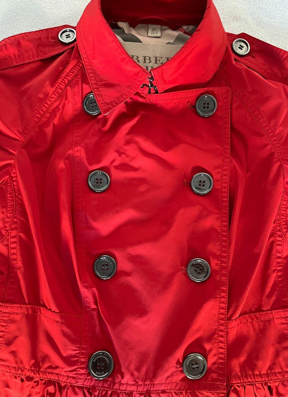 Burberry Cappotti: Burberry Brit, trench rouge, – Usato da Genève venduto da dachaw 2