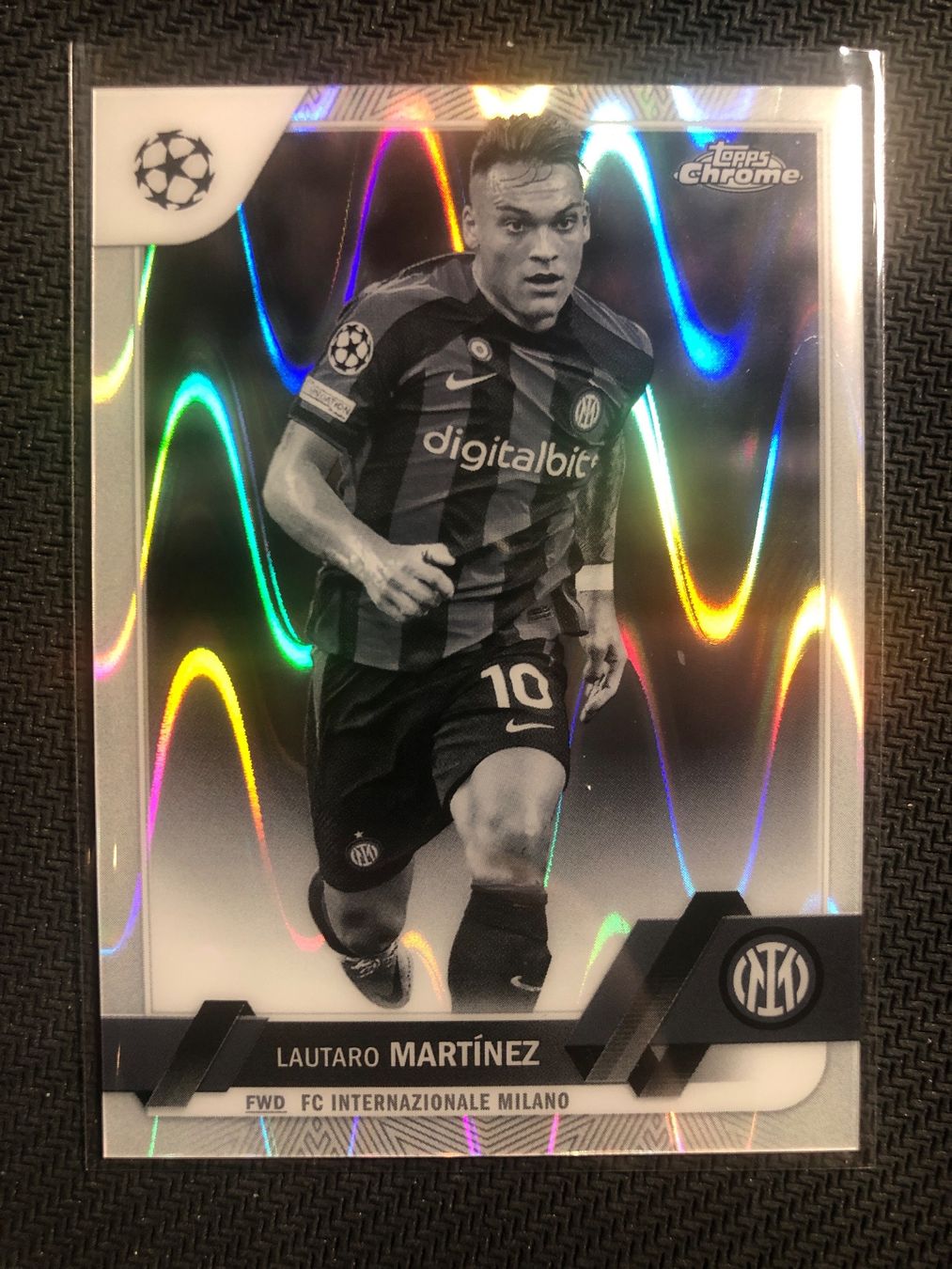 Topps Carte collezionabili: Topps Chrome Lautaro Martinez Inter Mailand BW Raywave – Usato da Wangenried venduto da Garagara