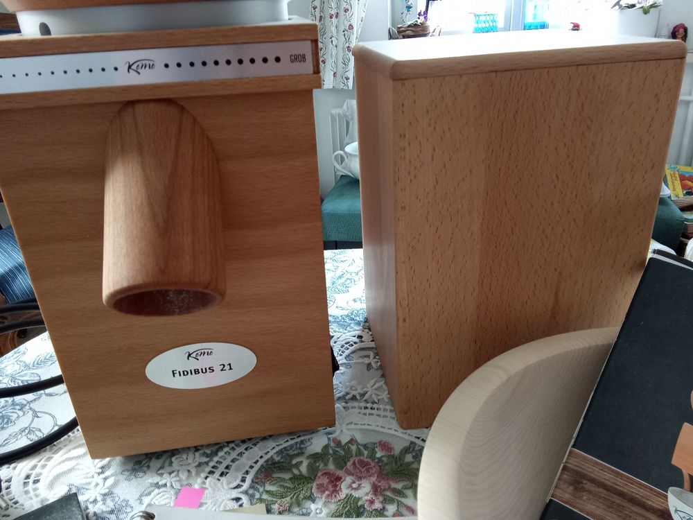 Komo Küchengeräte: Komo Getreidemühle Fidibus 21 Neu mit Zubehör – Neu und originalverpackt aus Domat/Ems von tante-emma-laedeli 1