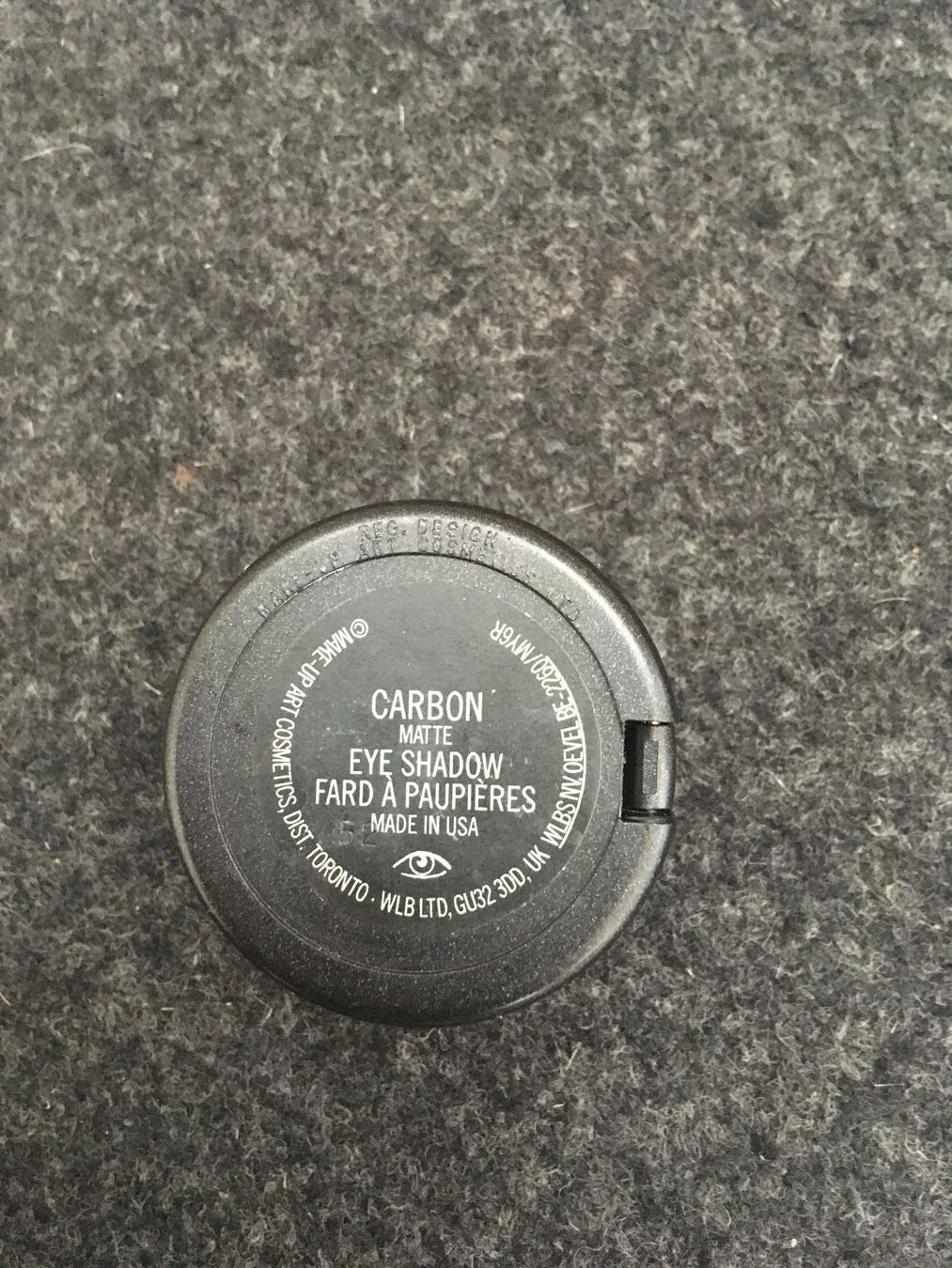 Make-up: MAC eye shadow 'carbon matte' – Gebraucht aus Bern von Leer.gut 1