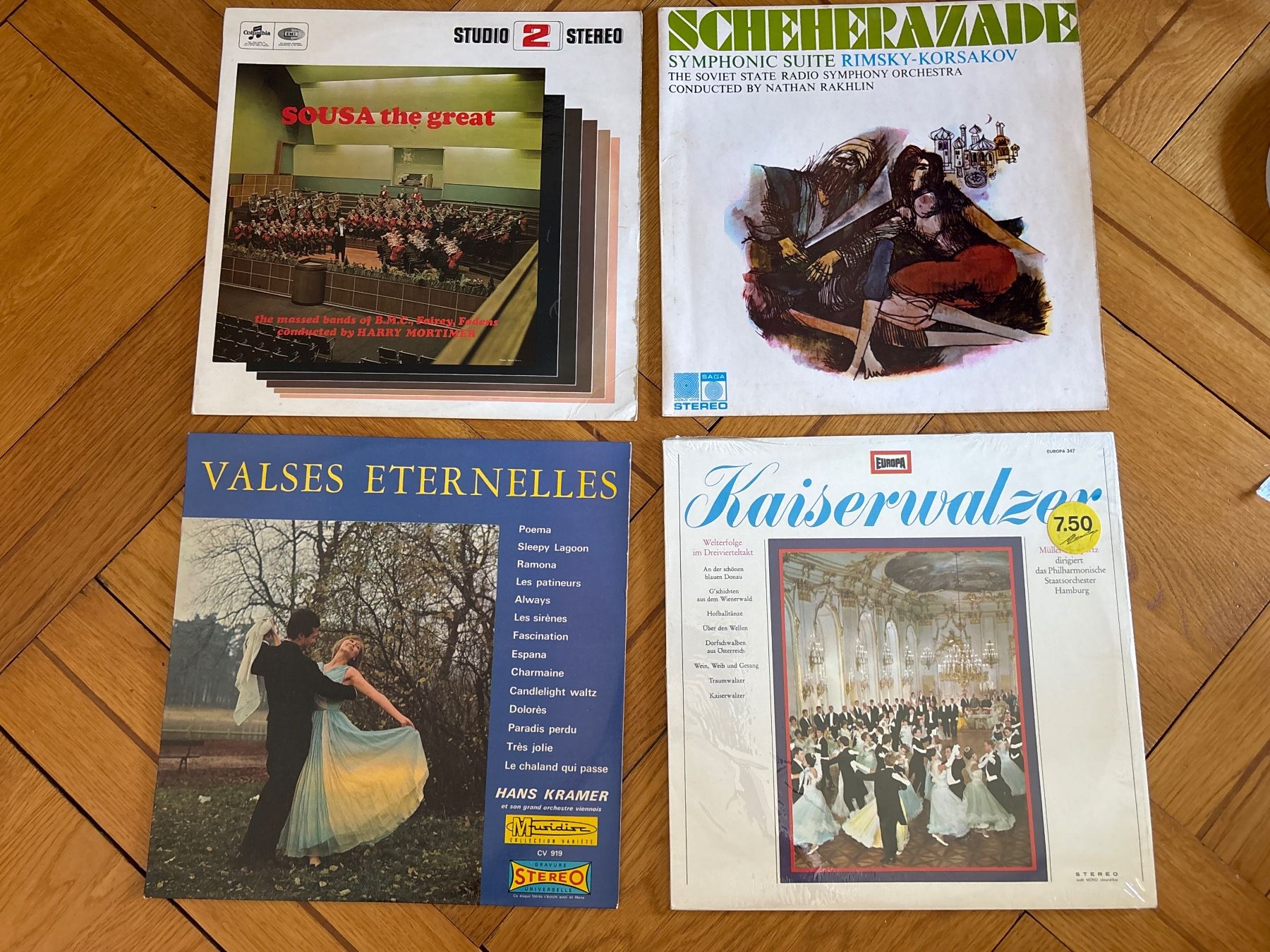 Vinyles: 20 Schallplatten inklusive Koffer – D'occasion à Genève par Buens4 3