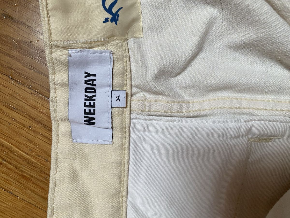 Weekday Pantaloni: Pantalon crème Weekday taille 34 – Usato da Epagny venduto da nie_n5yb 2