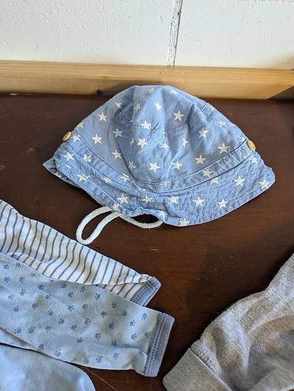 Lotti & Set di vestiti: Baby Kleiderset Grösse 74/80 – Usato da Aristau venduto da mel_lh67 2