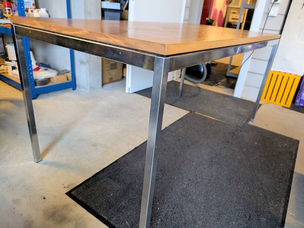 Bureaux: Bürotisch gratis – D'occasion à Baldingen par grischa26 2