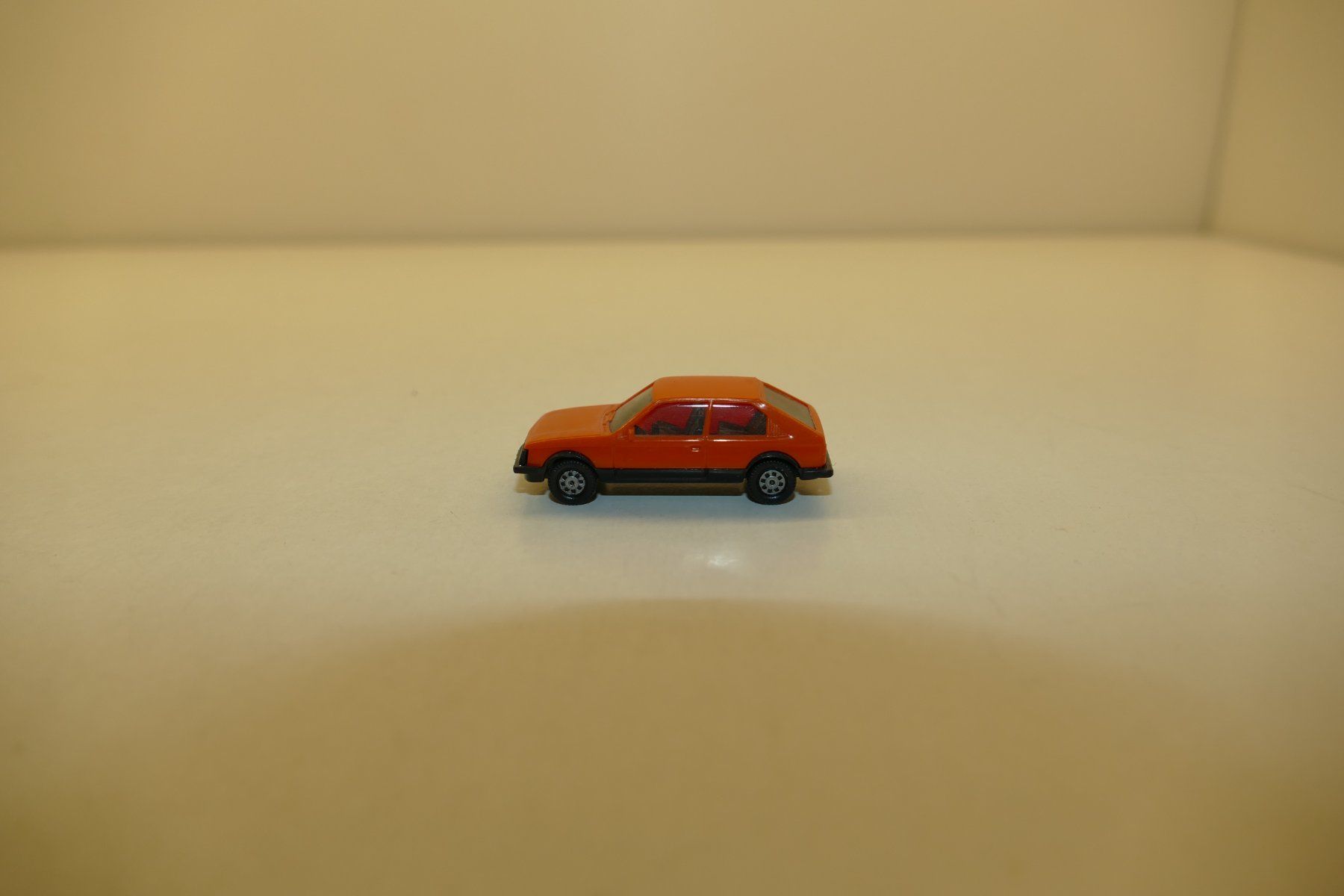 Herpa Modellini d'auto: Herpa 1:87: Opel Kadett SR orange – Usato da Niederhasli venduto da Flash32 1