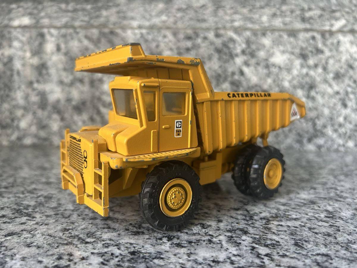 Caterpillar Kit di modellismo & Modellini statici: Caterpillar 769 , 1:50, Gescha – Usato da Horw venduto da Tigercat635