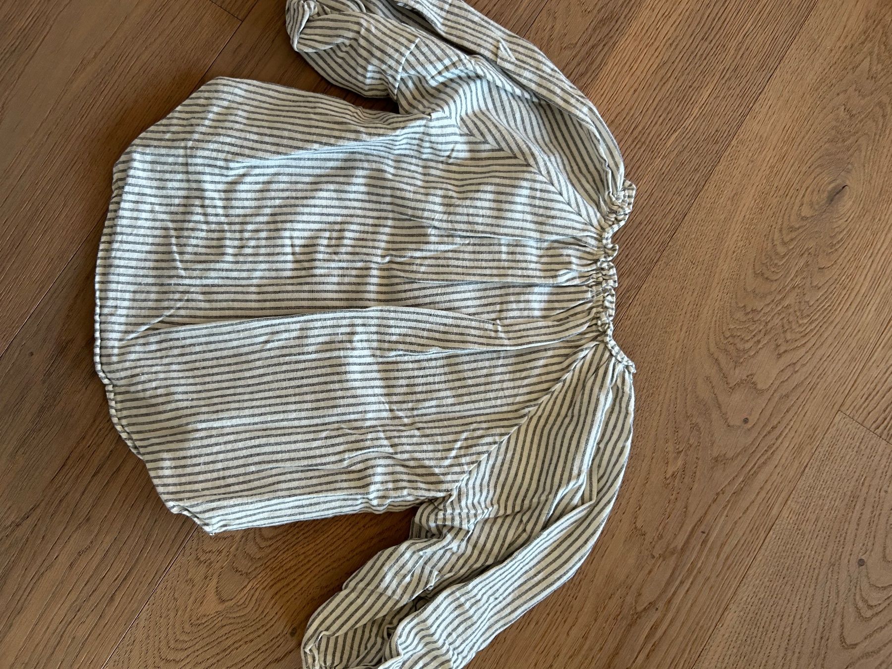 Zara Camicette, T-shirt & Top: Hübsche Bluse mit Streifen in Grösse 116 – Usato da Zürich venduto da Aez.01 3