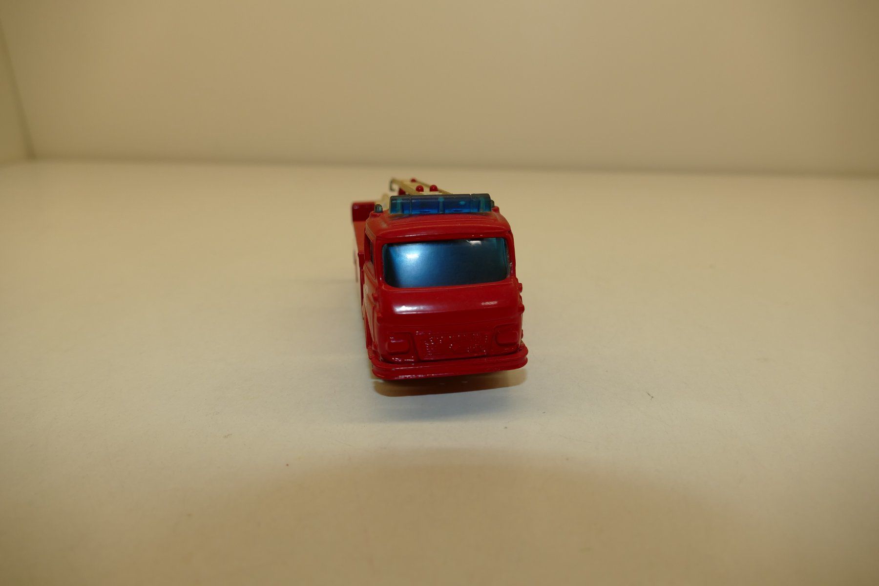 Solido Modellini d'auto: Solido 1:50: Saviem Sapeur Pompier SG4 – Usato da Niederhasli venduto da rail-duerst 4
