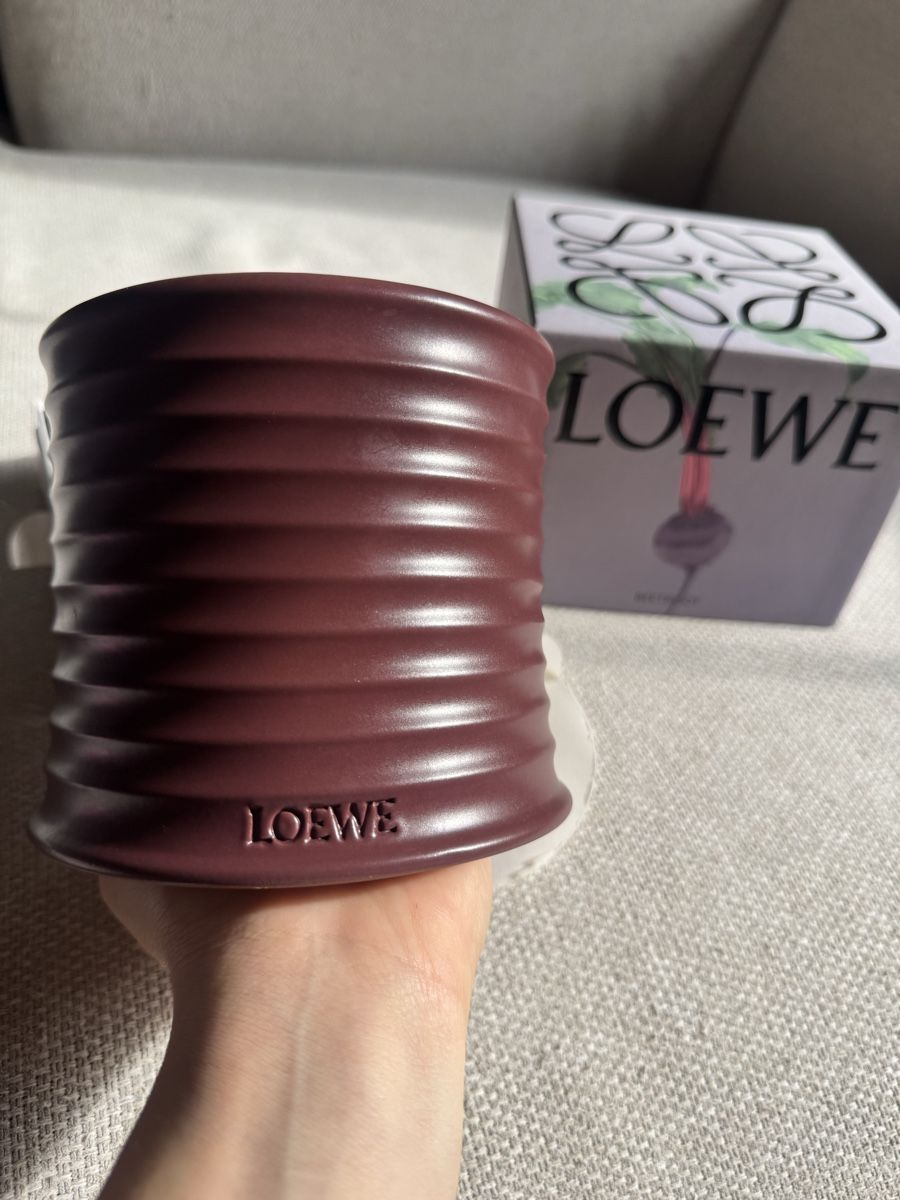 Loewe Kerzen: Medium LOEWE Beetroot Kerze – Gebraucht aus Zürich von MHW23