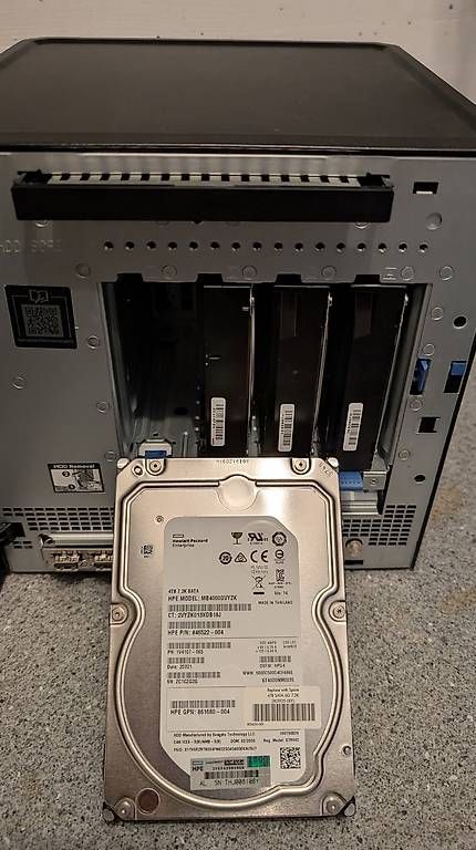 Hewlett Packard Server: HPE ProLiant MicroServer Gen10 | 32 GB ECC RAM | 4× 3.5" – Usato da Muolen venduto da mre_tz7r 2