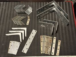 Lot d'équerres de fixation diverses