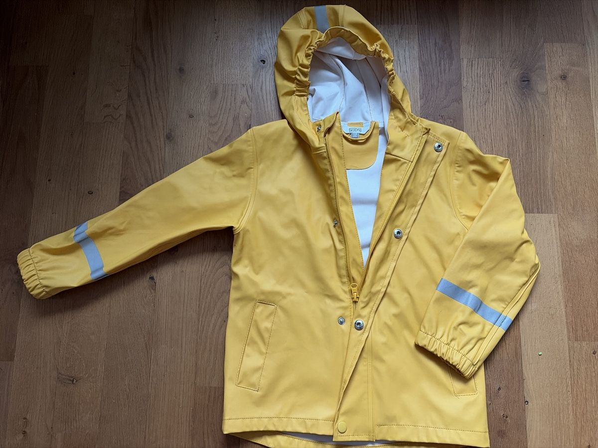 Giacche & Cappotti: Regenjacke Grösse 116 – Usato da Günsberg venduto da Sus_Anne