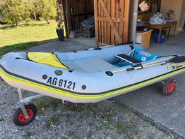 Schlauchboot am MFK mit Slipanhänger
