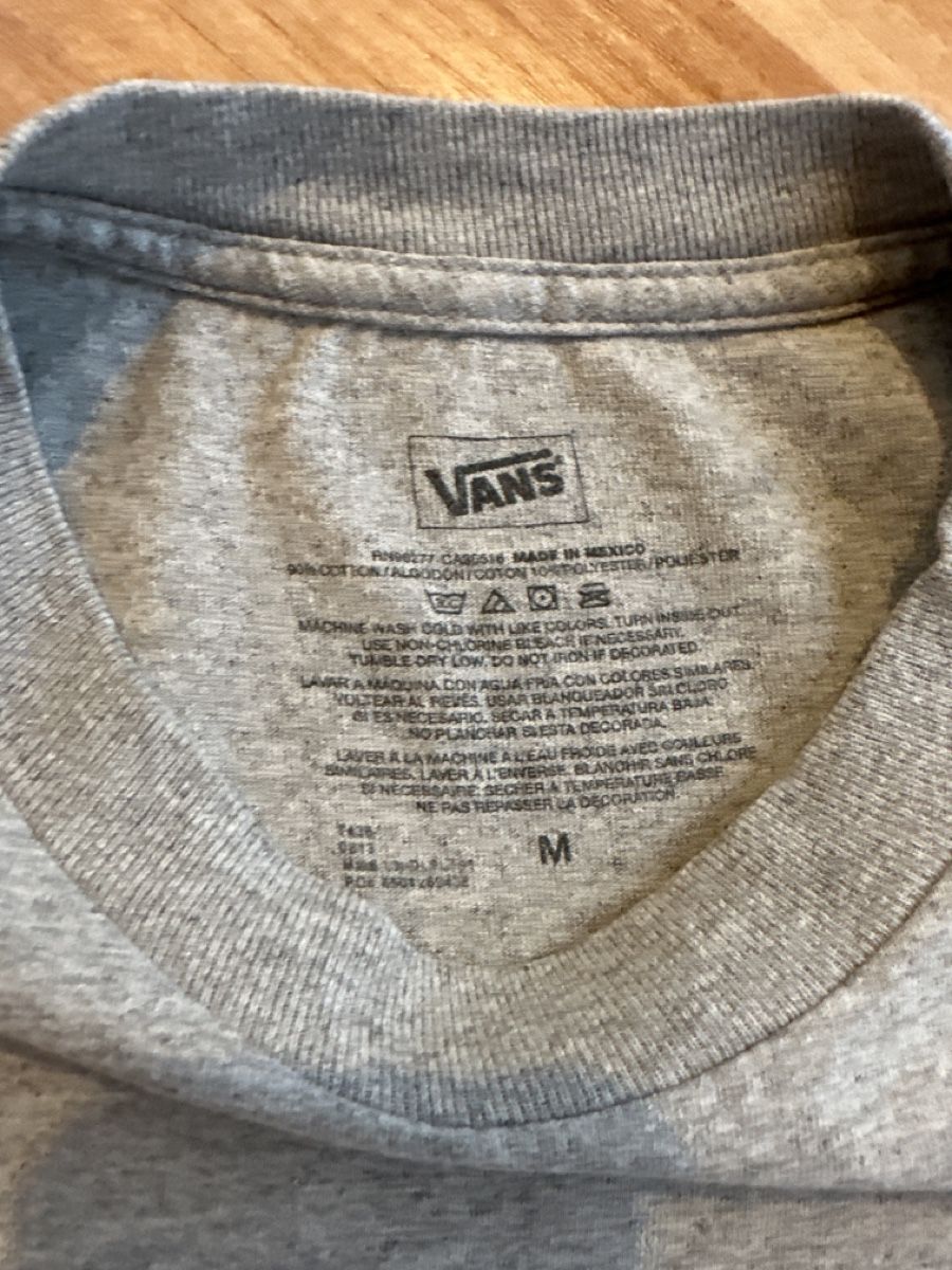 Vans T-shirt: Vans T-Shirt Gr. M grau – Usato da St. Gallen venduto da mai_gd7k 2