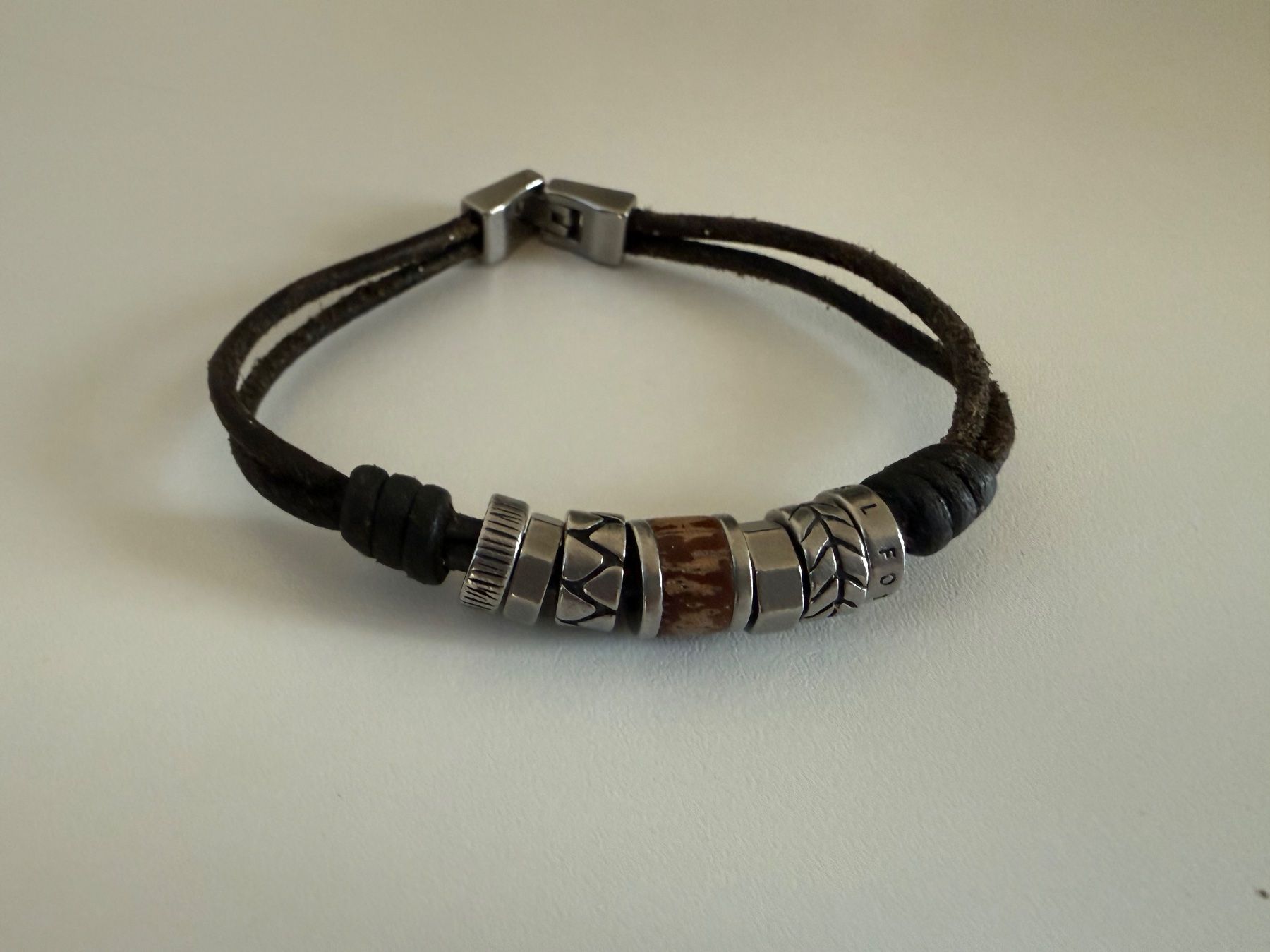 Fossil Bracciali & Braccialetti: Lederarmband mit Elementen Fossil – Usato da Altendorf venduto da Elenaneagu22