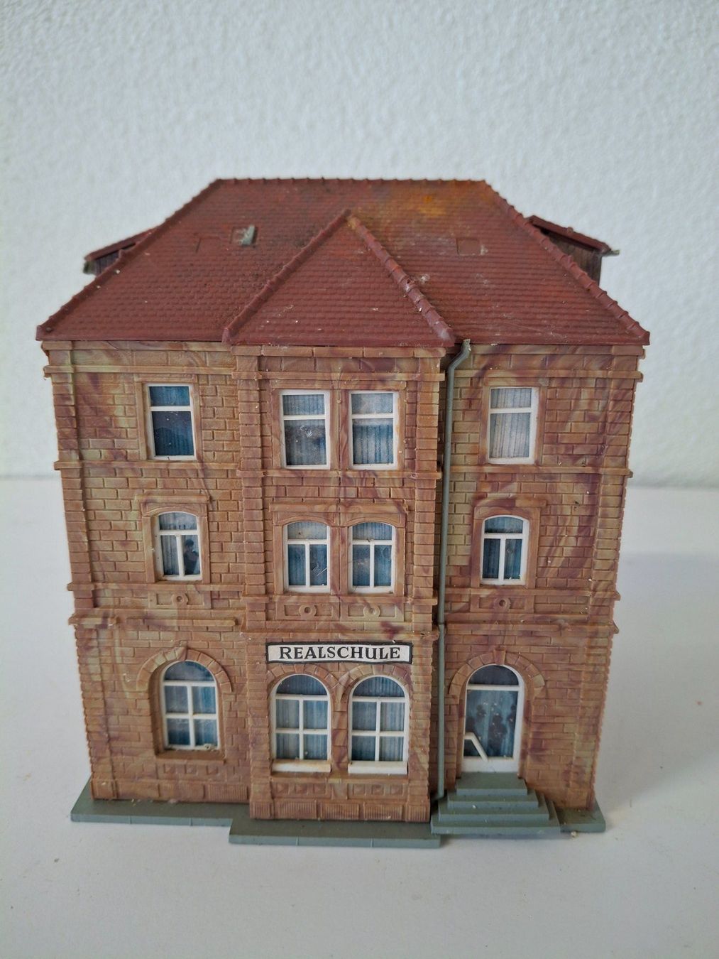 Kit di modellismo & Modellini statici: Modellhaus Realschule – Usato da Reichenburg venduto da AK307 2