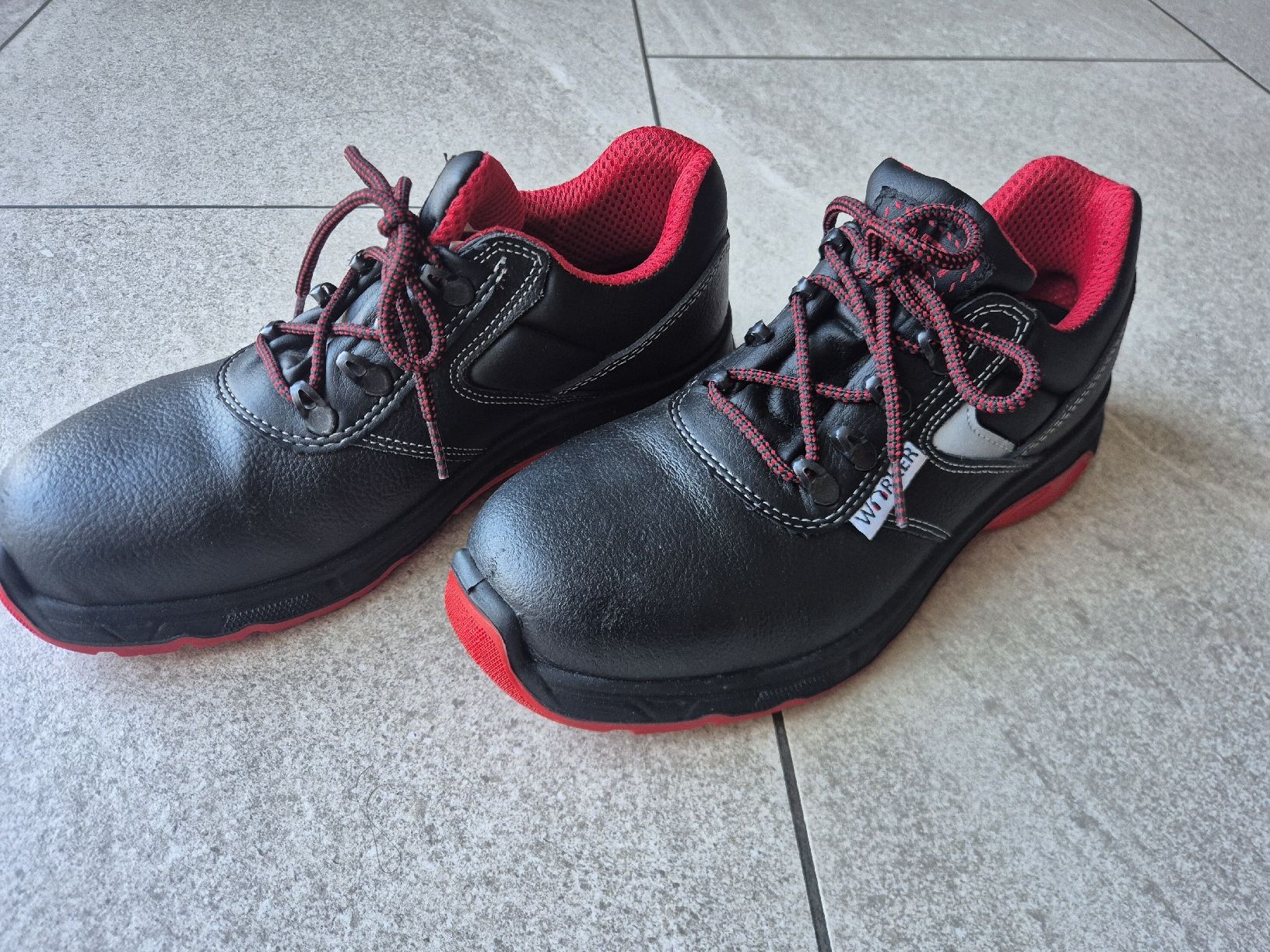 Herrenschuhe: Arbeitsschuhe schwarz/rot Grösse EU 39 neu – Neu (gemäss Beschreibung) aus Frauenfeld von Dragonheart 1