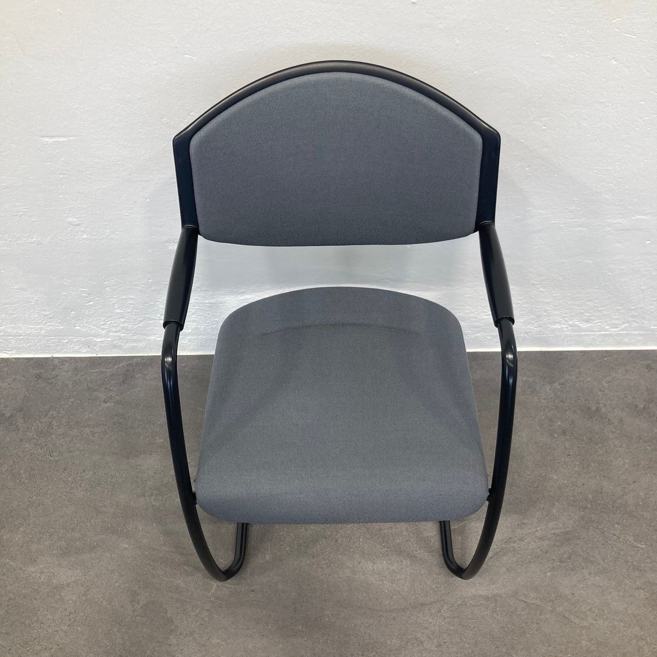 Giroflex Sedie: Giroflex G16 Freischwinger Bezug Stoff Anthrazit - stapelbar – Usato da Schönenwerd venduto da mcofficeshop 7