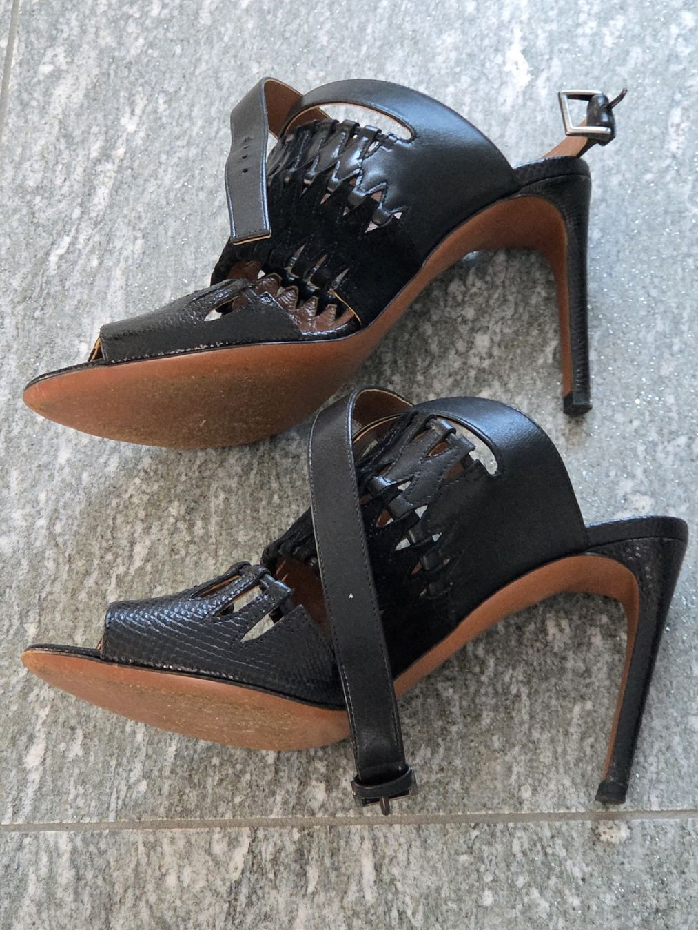 Scarpe da donna: Alaia Schuhe GR 37 mit Karton – Usato da Luzern venduto da annabelle25