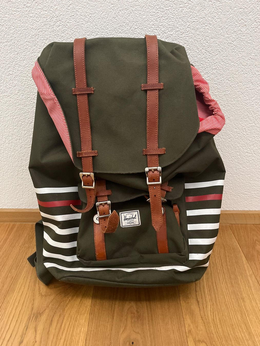 Rucksäcke: Rucksack kaki grün – Gebraucht aus Visp von Uranus8416