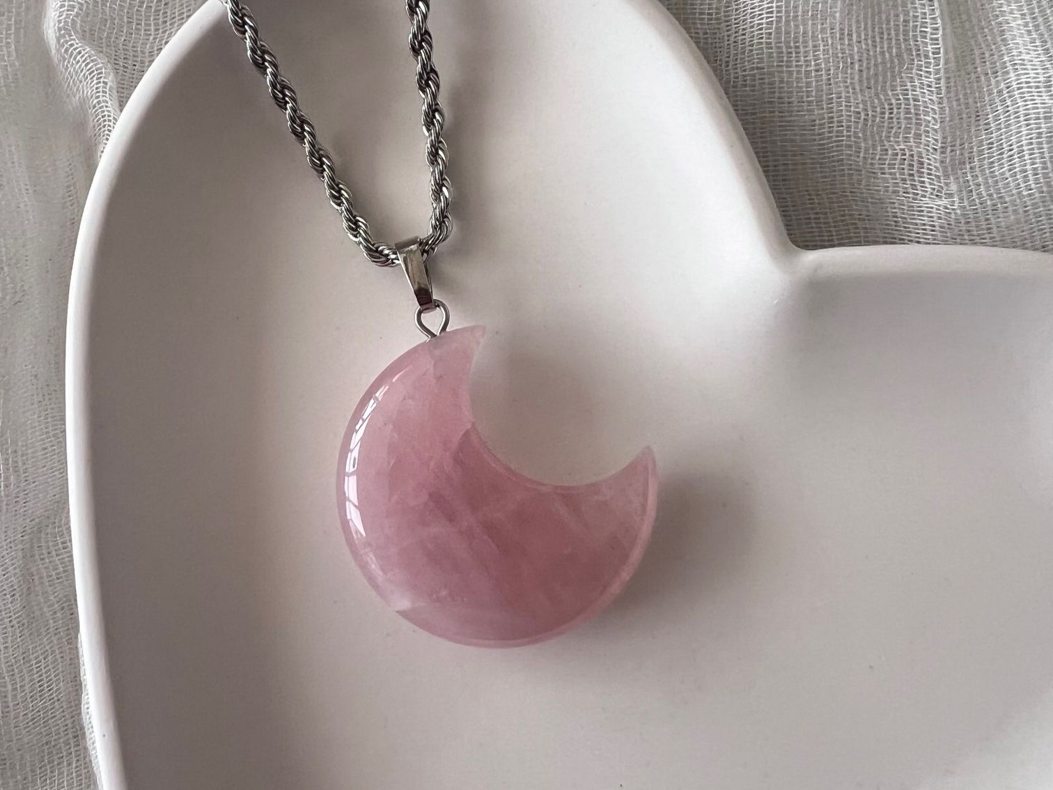 Ciondoli: Pendentif lune en quartz rose – Nuovo e nell'imballaggio originale da Pully venduto da sunaddict