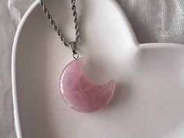 Pendentif lune en quartz rose