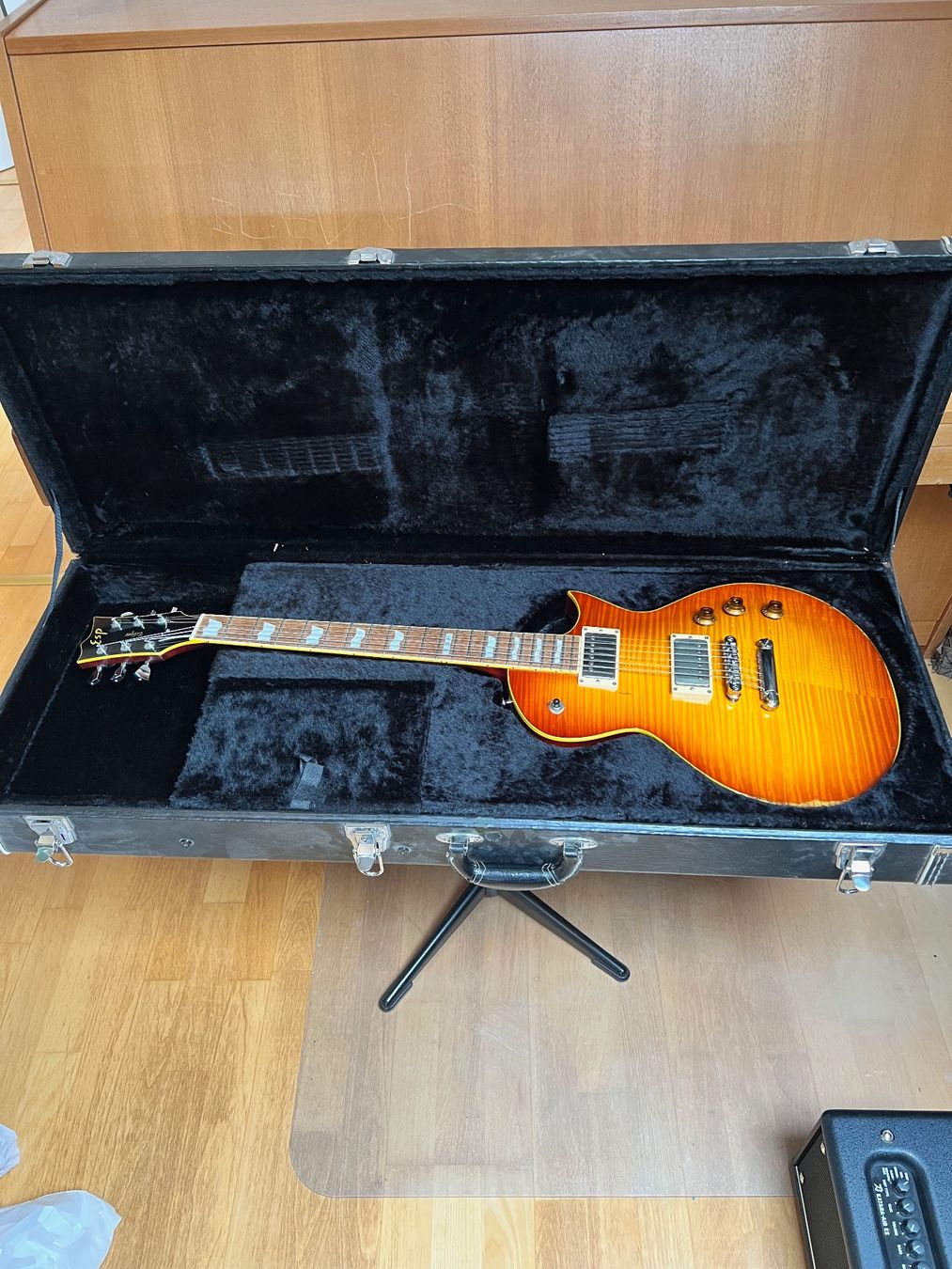 Esp Strumenti musicali: ESP Eclipse Japan Distressed Cherry Sunburst | Koffer | Top – Usato da Neunkirch venduto da F1986 9